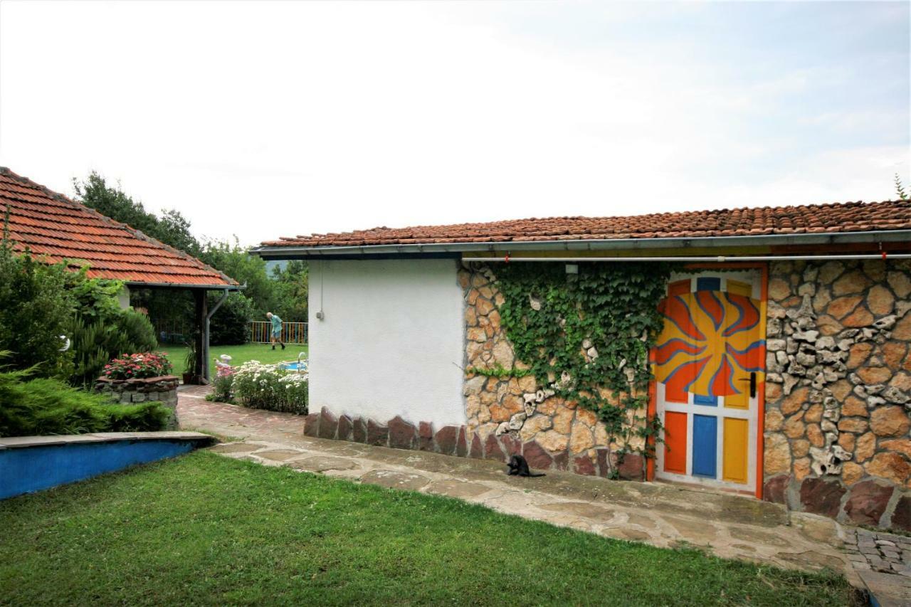 Chuchi Guest House 1 Zlatna Panega Luaran gambar